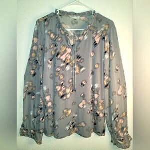 Calvin Klein Like new gently used long sleeve v-neck